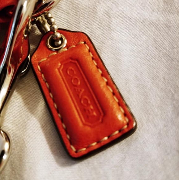 Coach Wristlet Clutch Salmon Colour - Picture 4 of 6